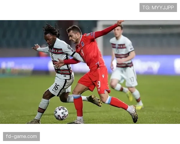 霍奇森战术调整显奇效，球队逆转取胜引关注