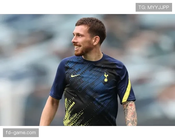 霍伊别尔助力热刺，关键时刻发挥稳定引人关注